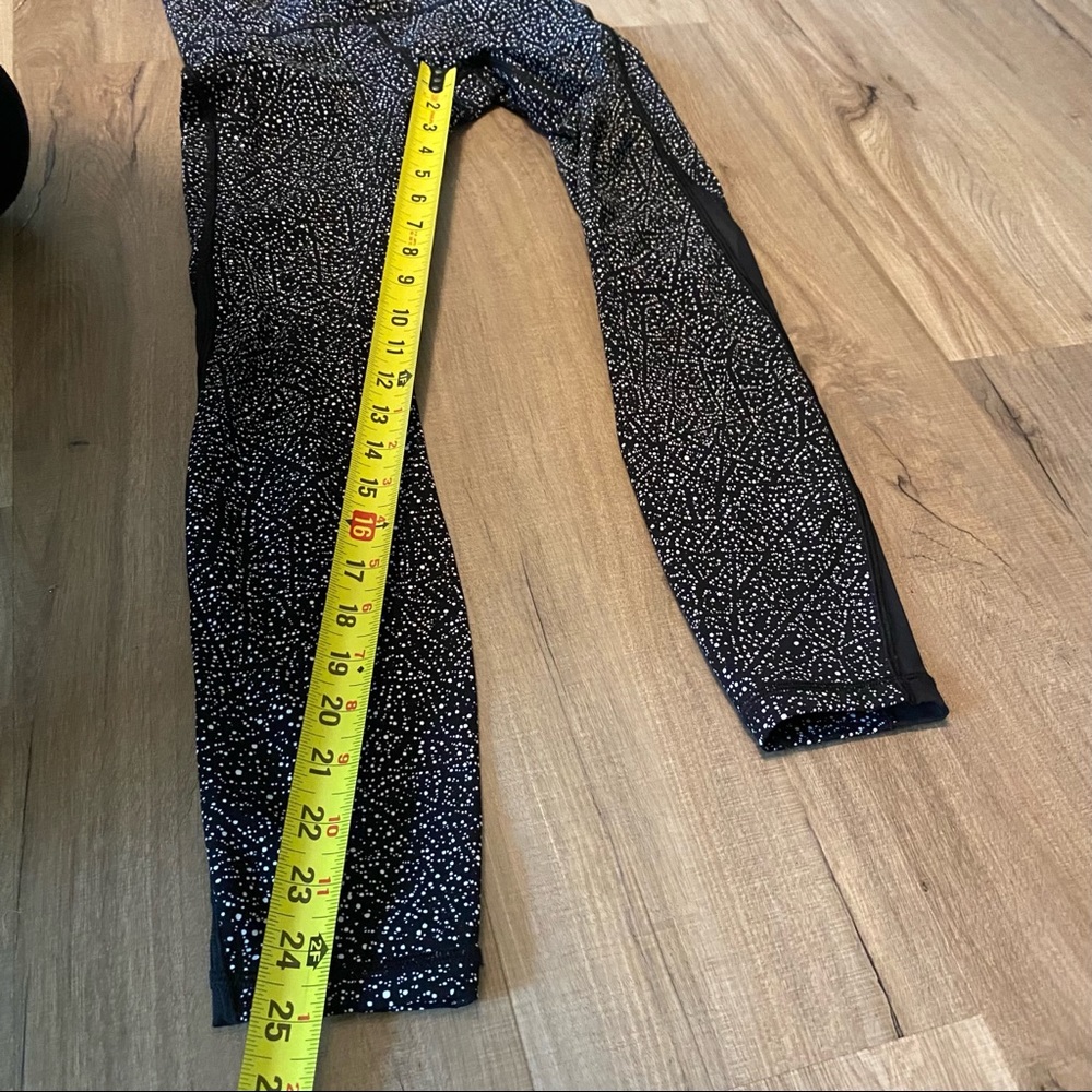Lululemon Black and White Speckled 25 in. Leggings - Picture 2 of 7